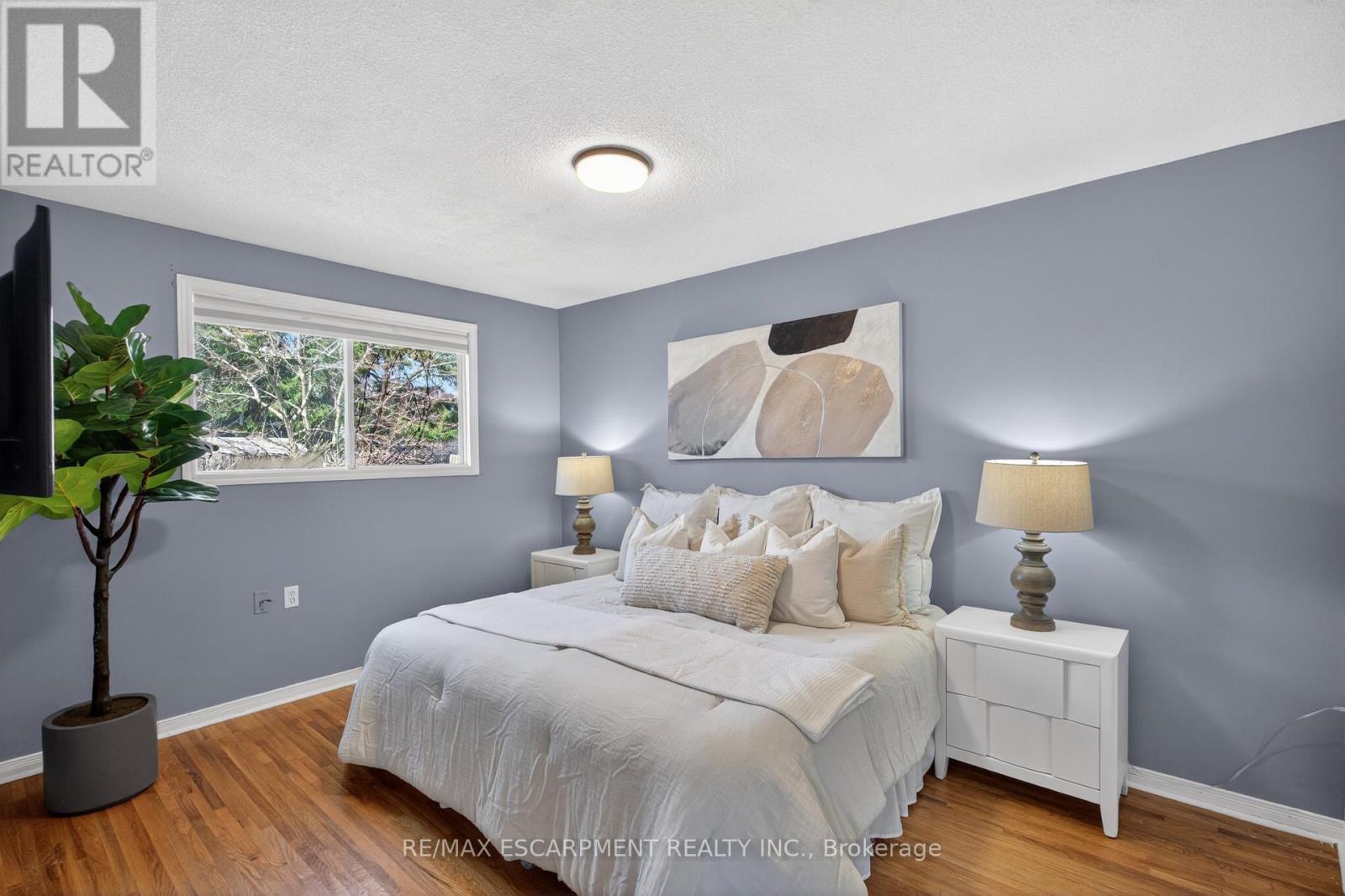 2348 Greenbank Trail, Burlington, Ontario  L7P 3S8 - Photo 10 - W12981132