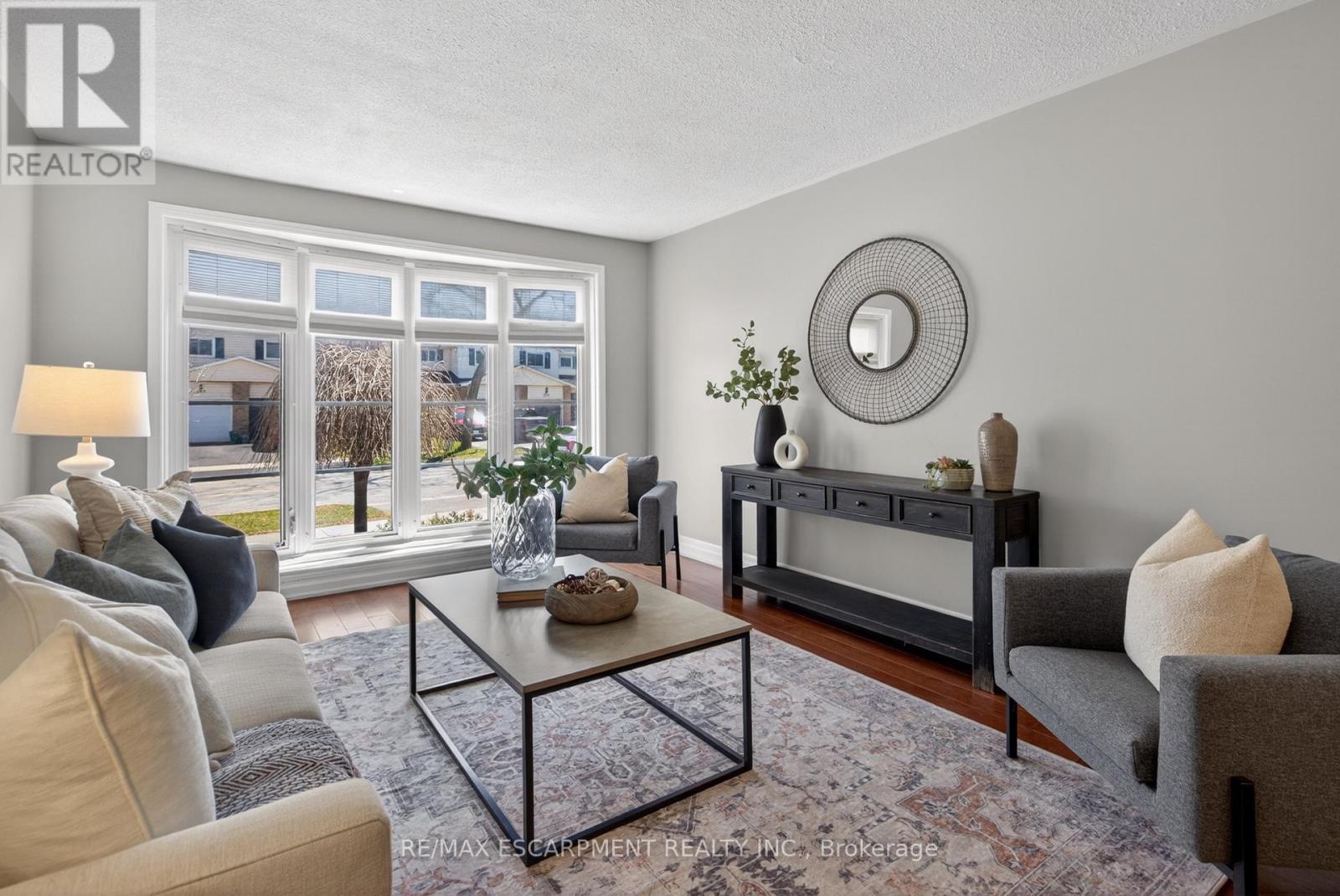 2348 Greenbank Trail, Burlington, Ontario  L7P 3S8 - Photo 3 - W12981132