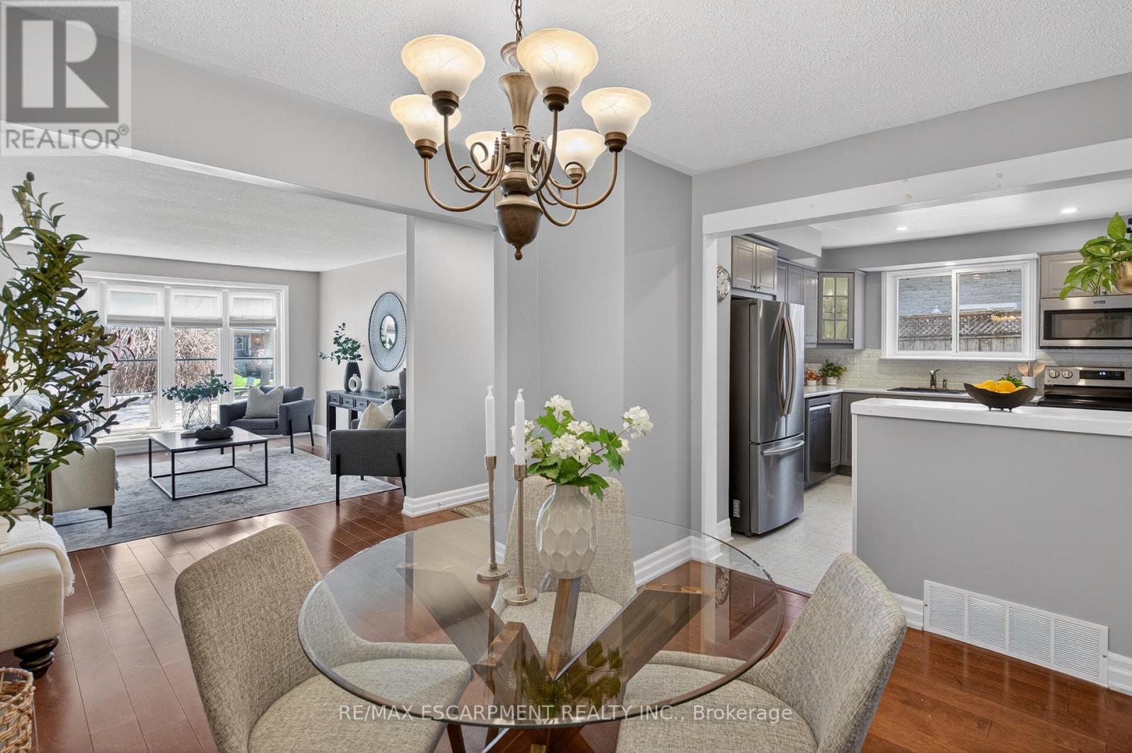 2348 Greenbank Trail, Burlington, Ontario  L7P 3S8 - Photo 6 - W12981132