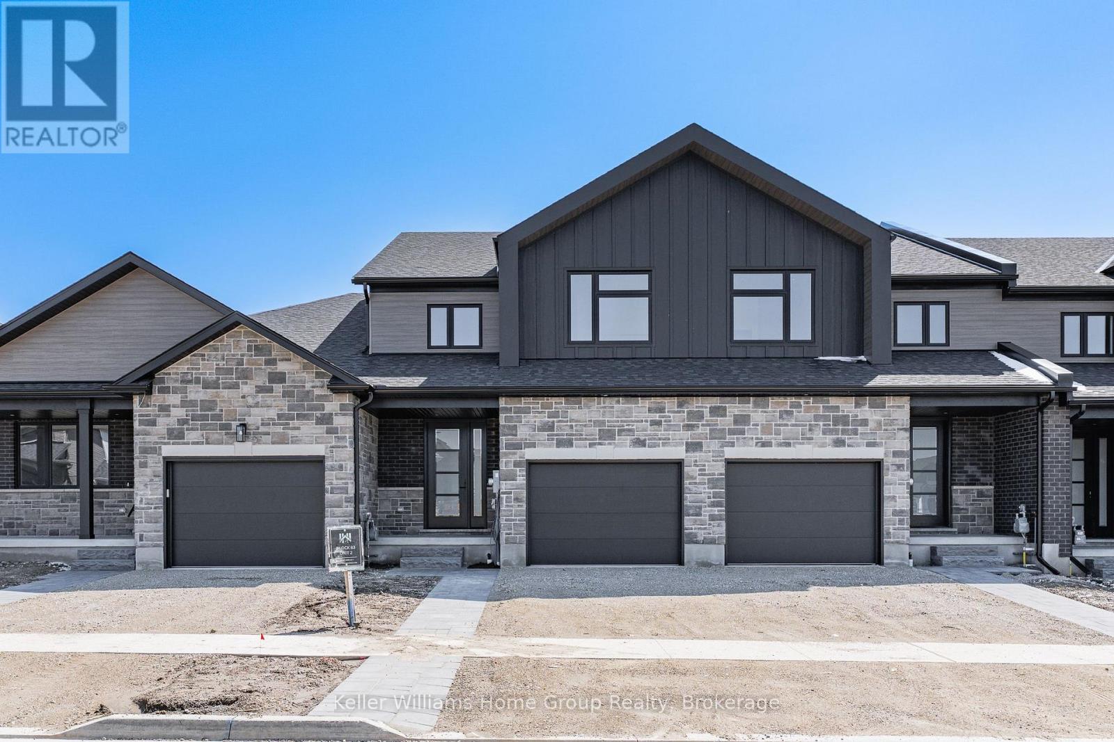 27 HALLS DRIVE, Centre Wellington, Ontario