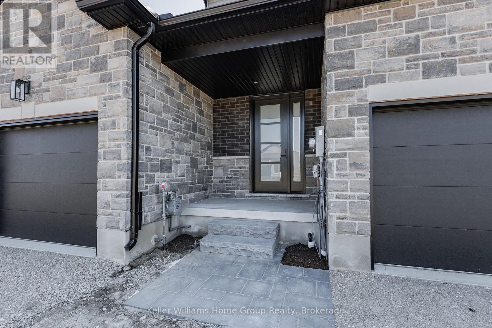 27 Halls Drive, Centre Wellington, Ontario  N0B 1S0 - Photo 5 - X12084265