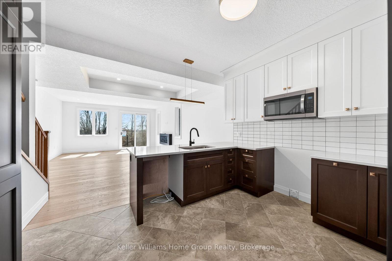 27 Halls Drive, Centre Wellington, Ontario  N0B 1S0 - Photo 8 - X12084265