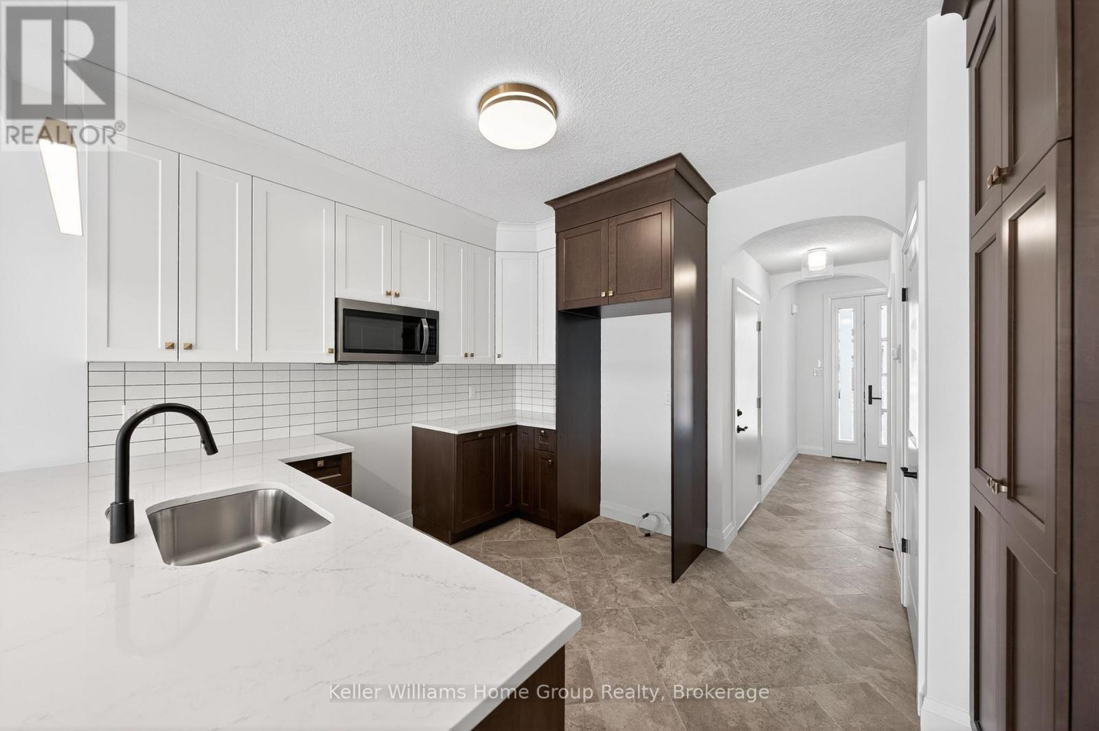 29 Halls Drive, Centre Wellington, Ontario  N0B 1S0 - Photo 12 - X12084268