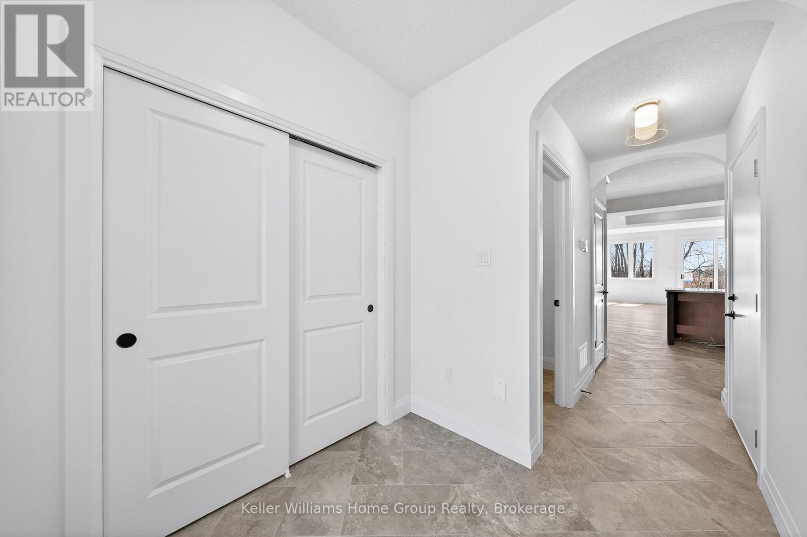 29 Halls Drive, Centre Wellington, Ontario  N0B 1S0 - Photo 7 - X12084268