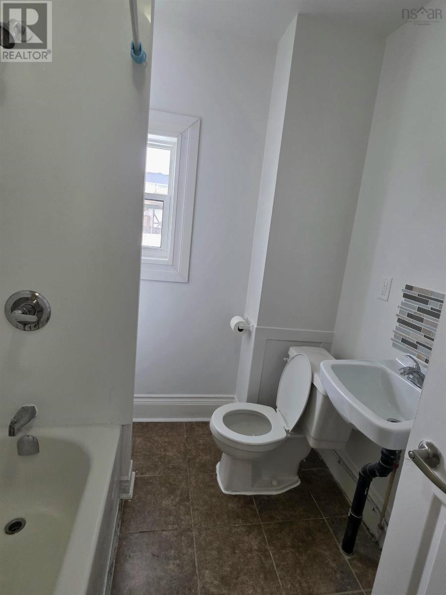 797 Victoria Road, Whitney Pier, Nova Scotia  B1N 1J9 - Photo 2 - 202606938
