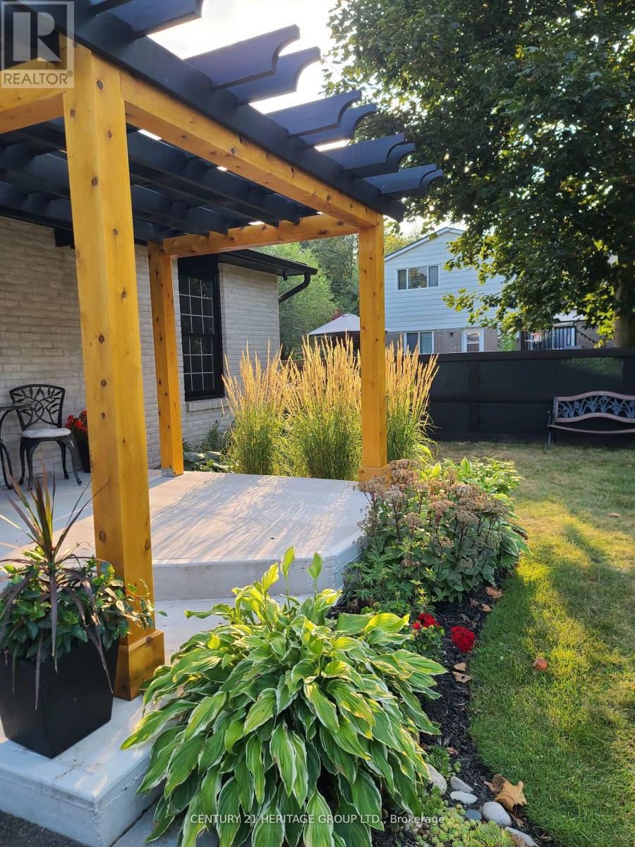 7 Crawford Circle, New Tecumseth, Ontario  L0G 1A0 - Photo 5 - N12869828