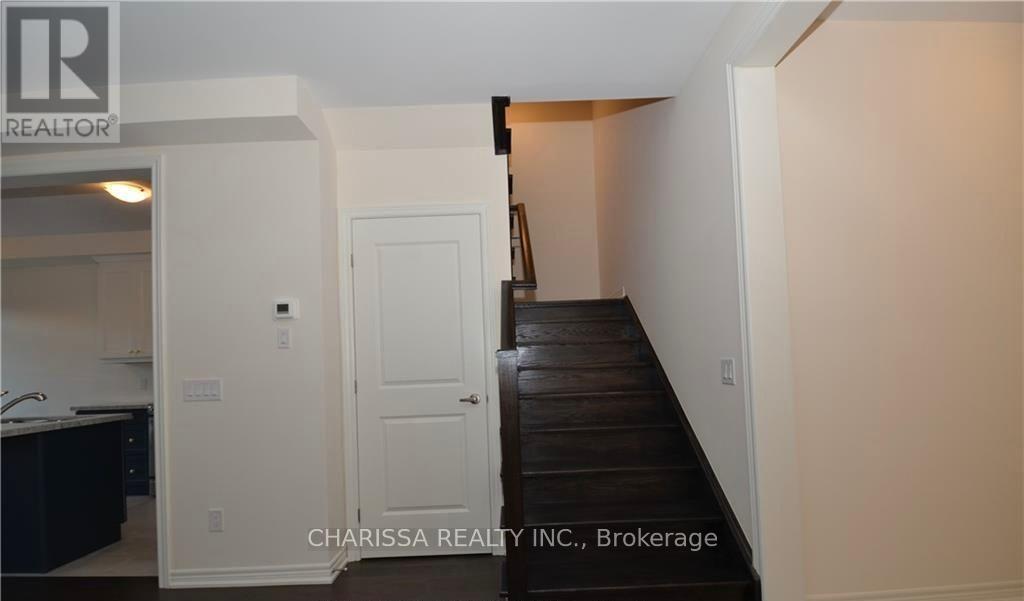 1085 Garner Road E, Hamilton, Ontario  L9G 0G9 - Photo 7 - X12981082