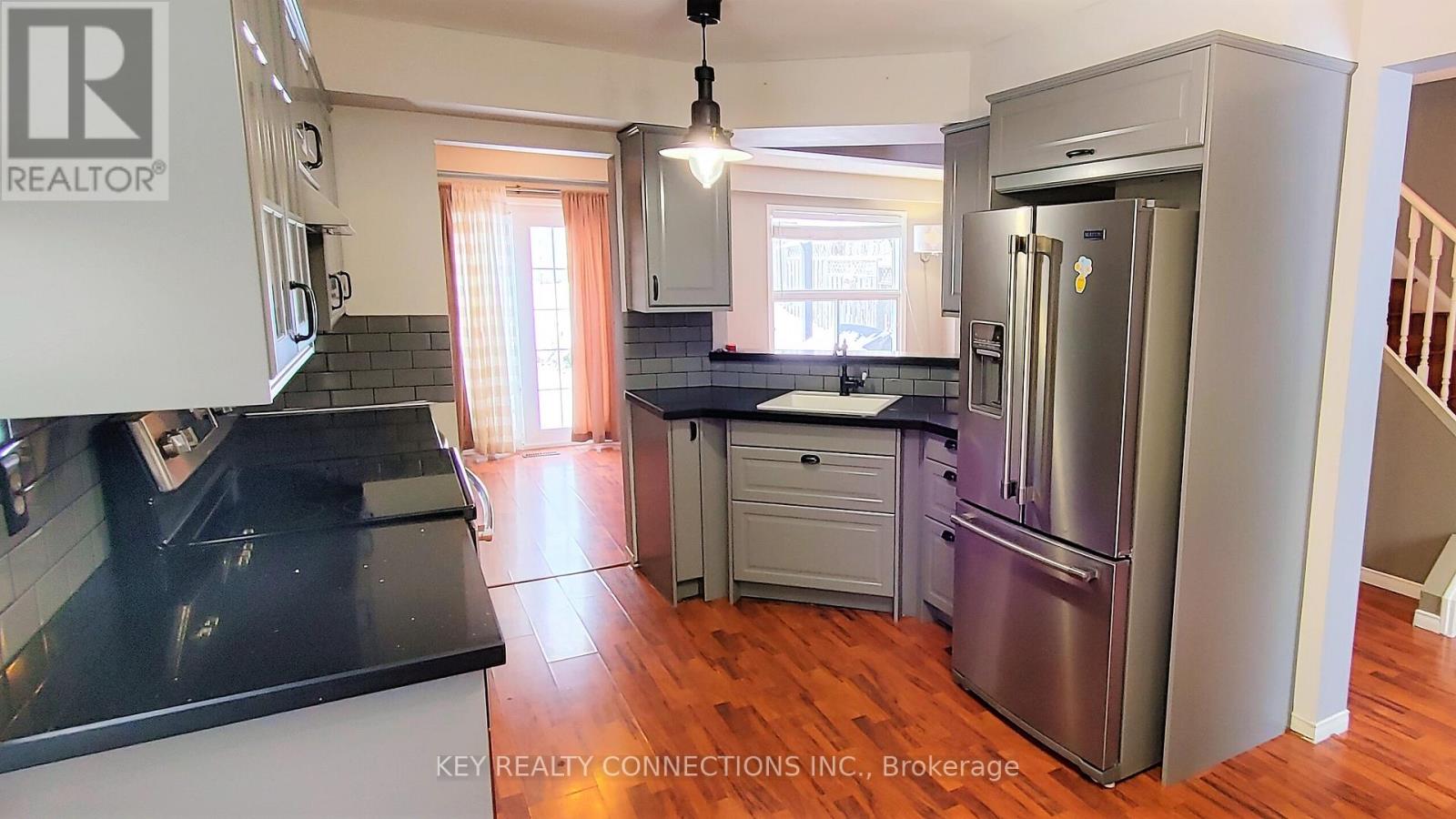 318 Michael Drive, Orangeville, Ontario  L9W 4M5 - Photo 8 - W12968870