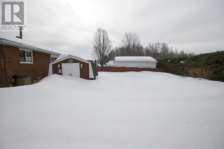 149 Denwood Dr, Sault Ste. Marie, Ontario  P6A 5R4 - Photo 4 - SM260657