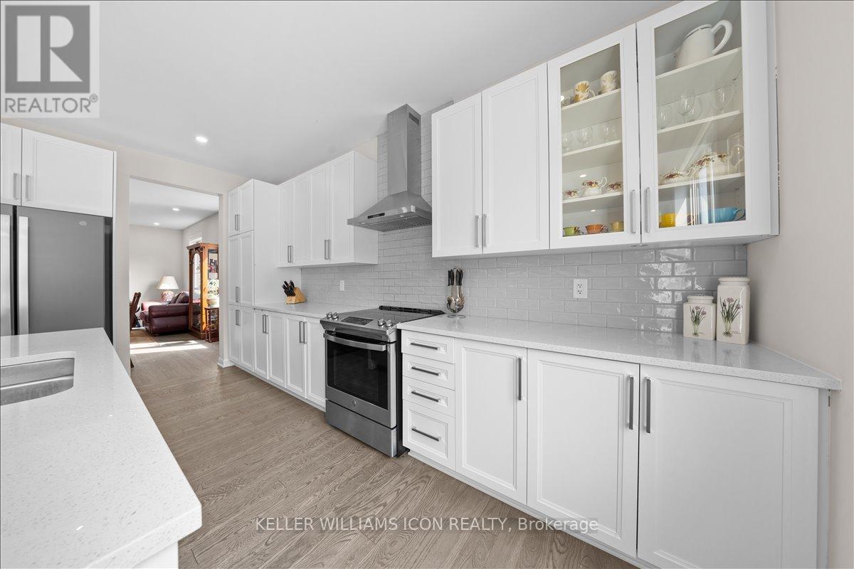 352 Cloyne Crescent, Ottawa, Ontario  K2J 6W4 - Photo 11 - X12974310