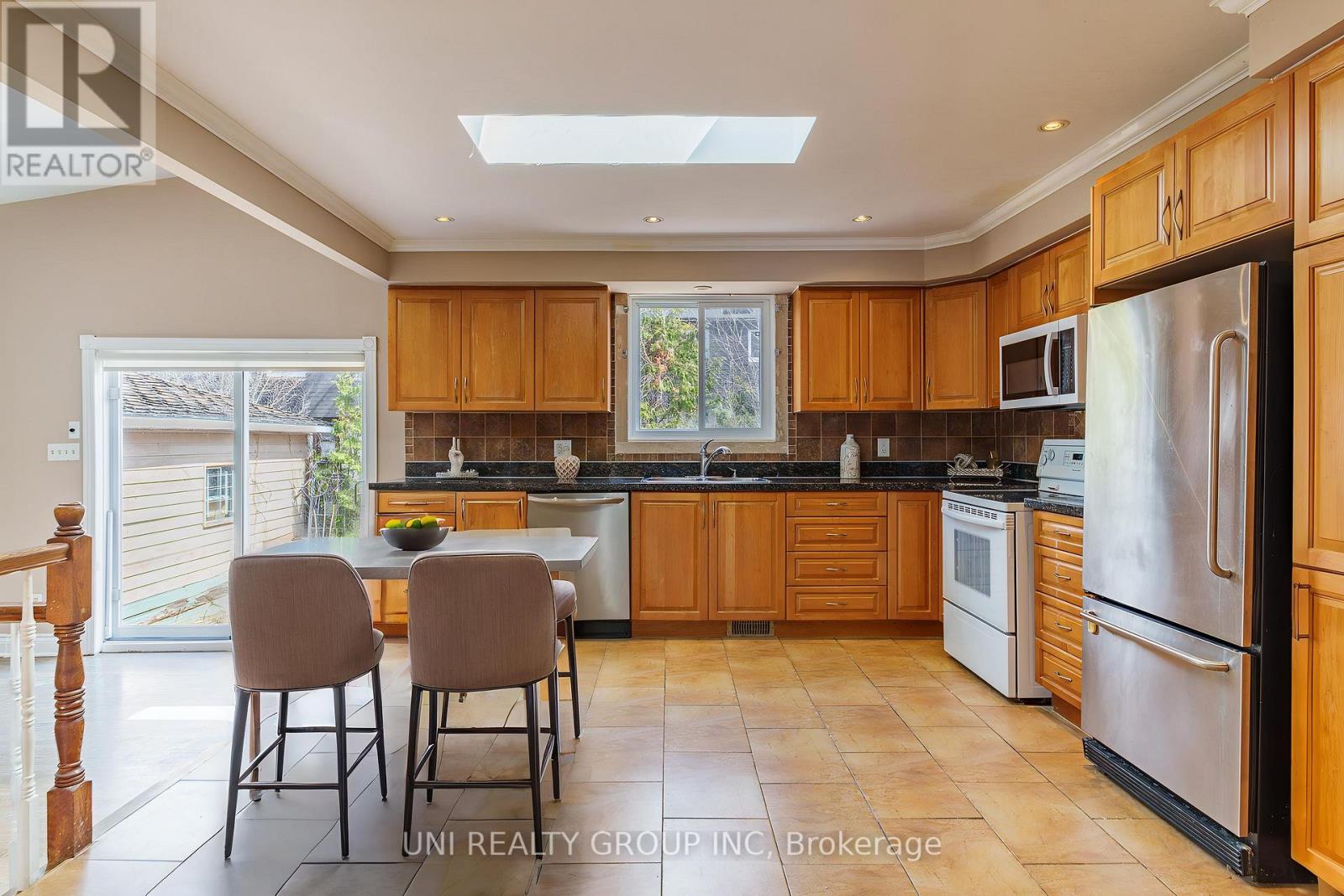 17 Forest Park Avenue, Ottawa, Ontario  K2E 5A2 - Photo 25 - X12975466