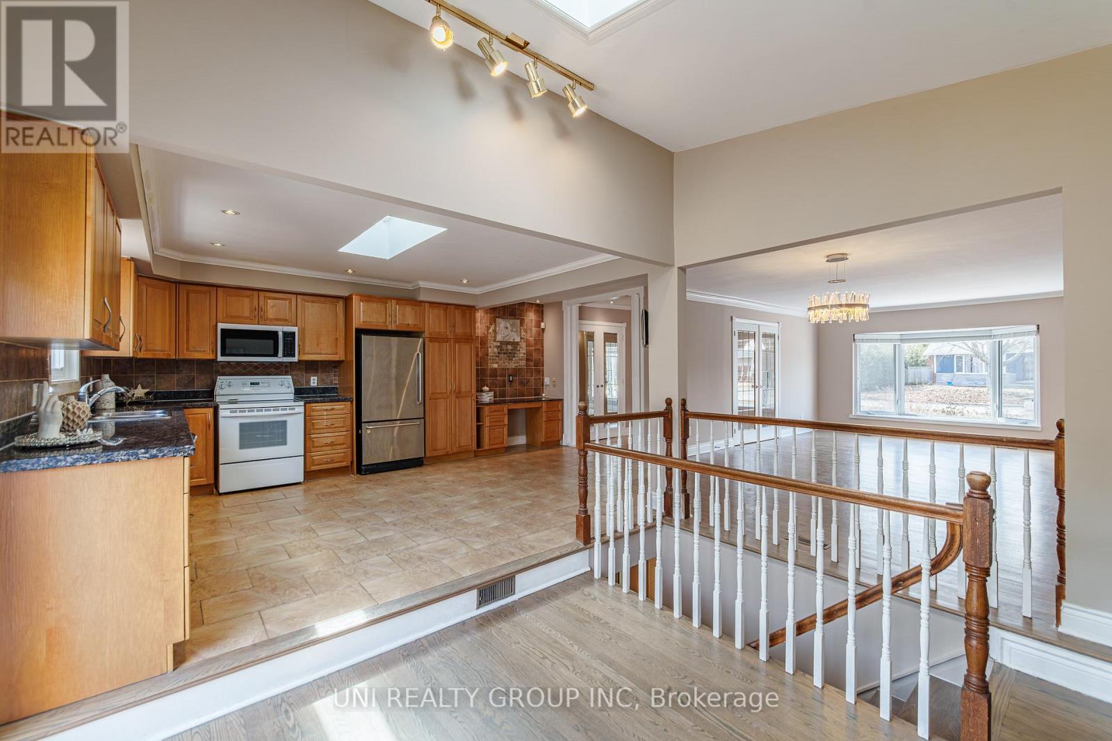 17 Forest Park Avenue, Ottawa, Ontario  K2E 5A2 - Photo 27 - X12975466