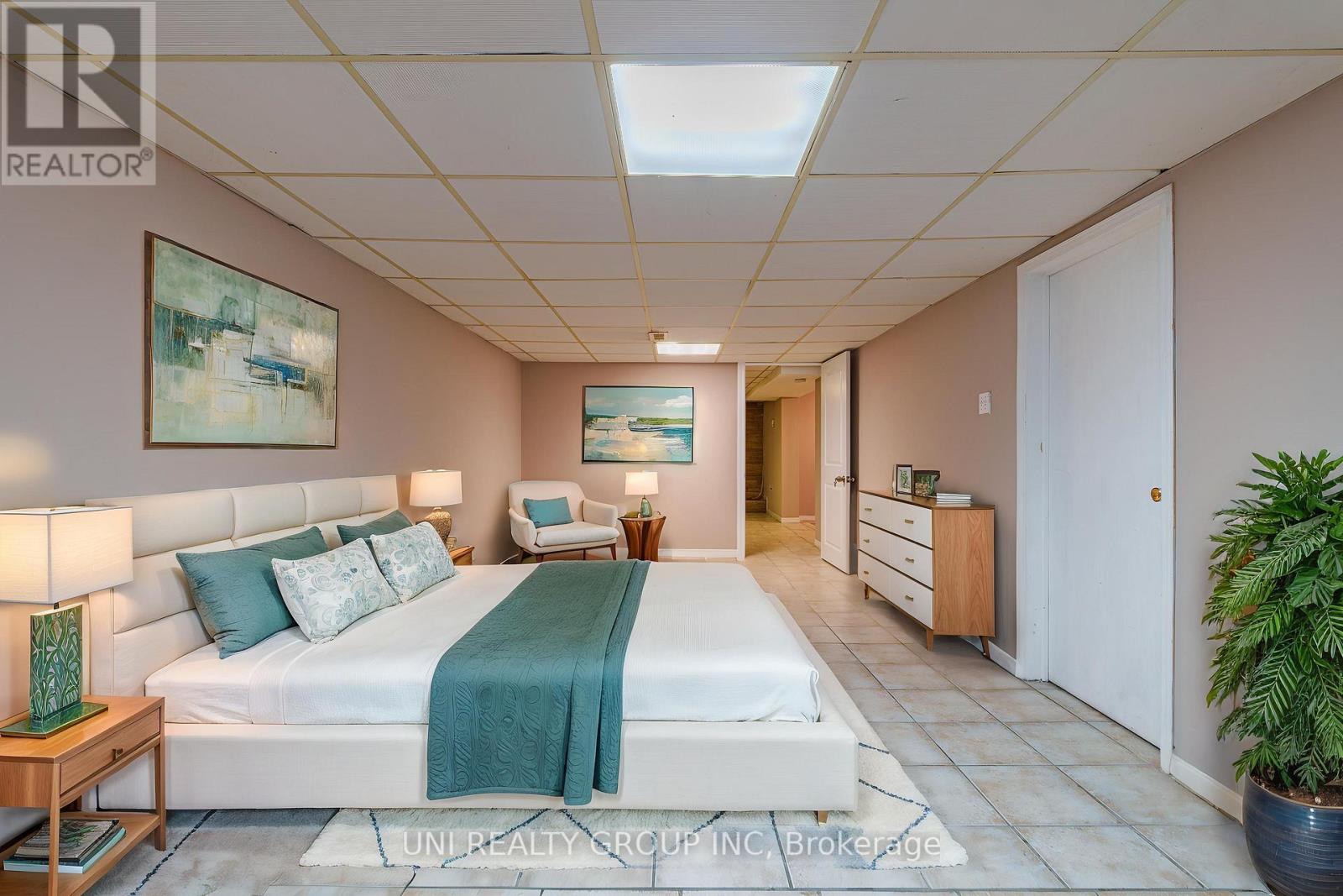 17 Forest Park Avenue, Ottawa, Ontario  K2E 5A2 - Photo 36 - X12975466