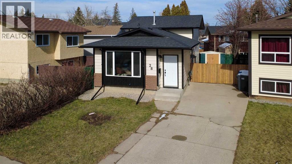 28 Dakota Road W, Lethbridge, Alberta  T1K 5L5 - Photo 1 - A2299479