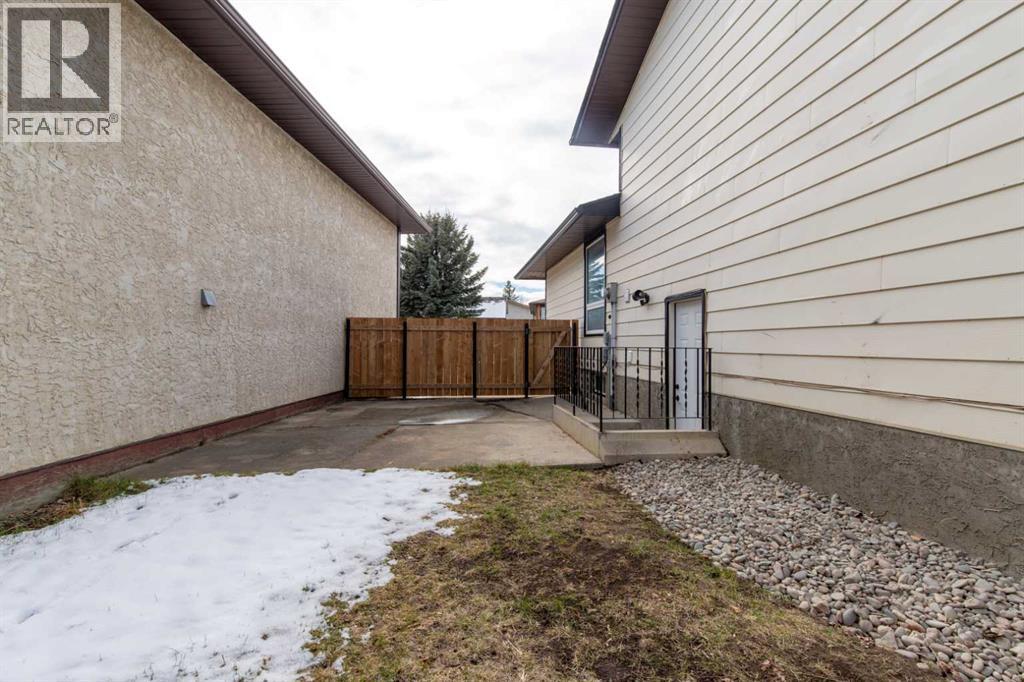 28 Dakota Road W, Lethbridge, Alberta  T1K 5L5 - Photo 47 - A2299479