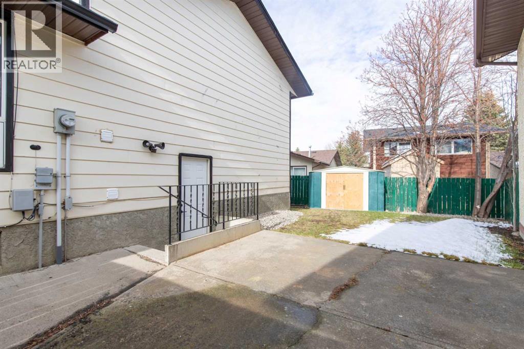 28 Dakota Road W, Lethbridge, Alberta  T1K 5L5 - Photo 49 - A2299479