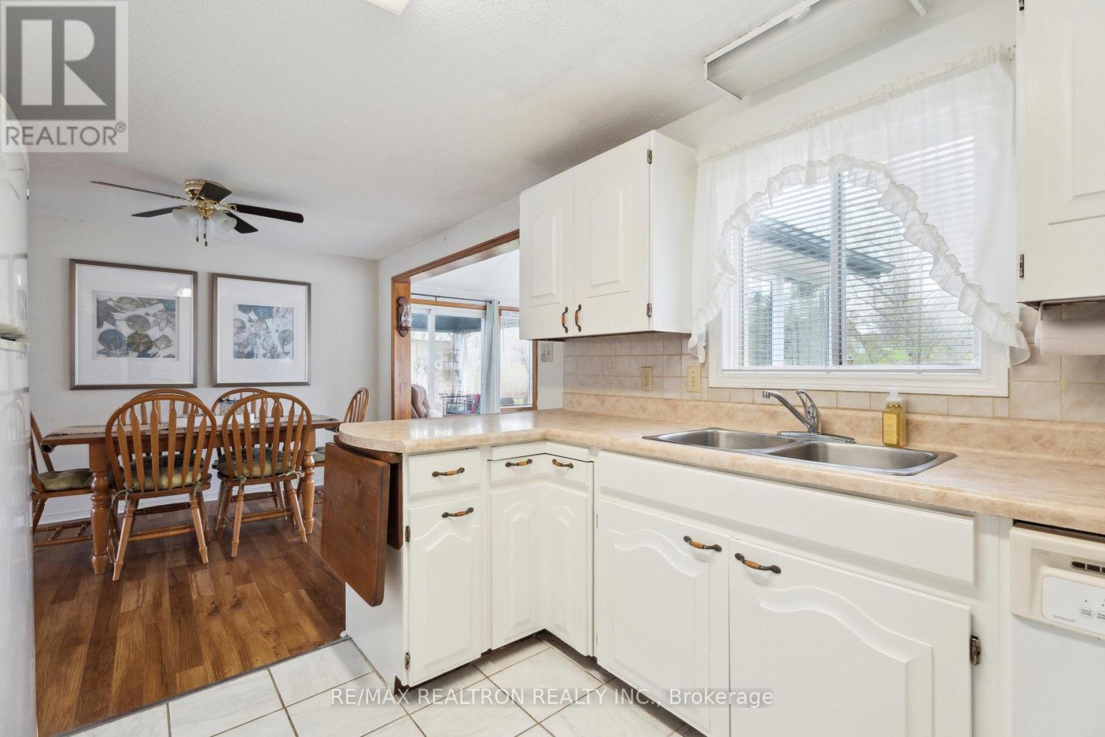 36 Tecumseth Pines Drive, New Tecumseth, Ontario  L0G 1W0 - Photo 12 - N12426310