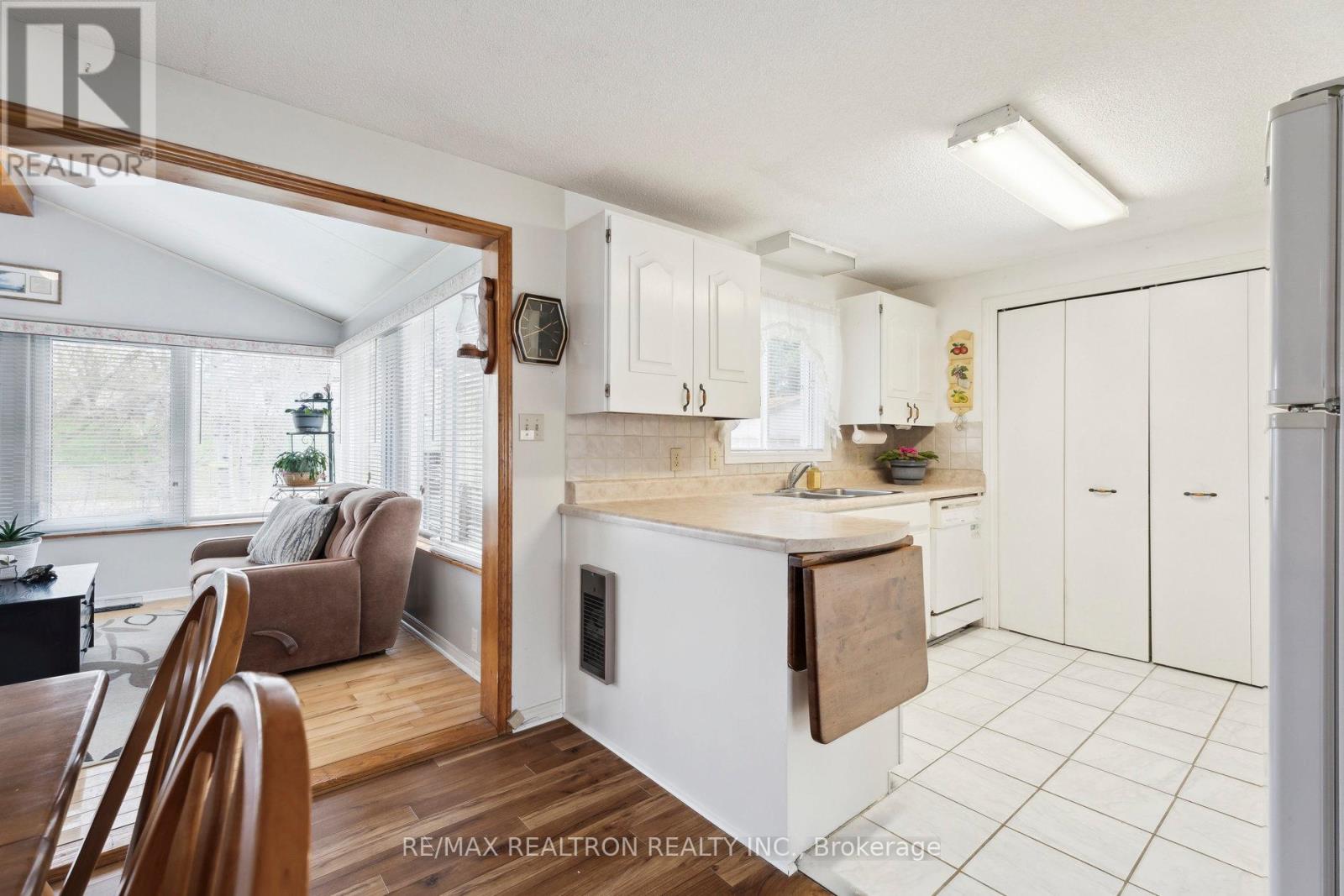 36 Tecumseth Pines Drive, New Tecumseth, Ontario  L0G 1W0 - Photo 10 - N12426310