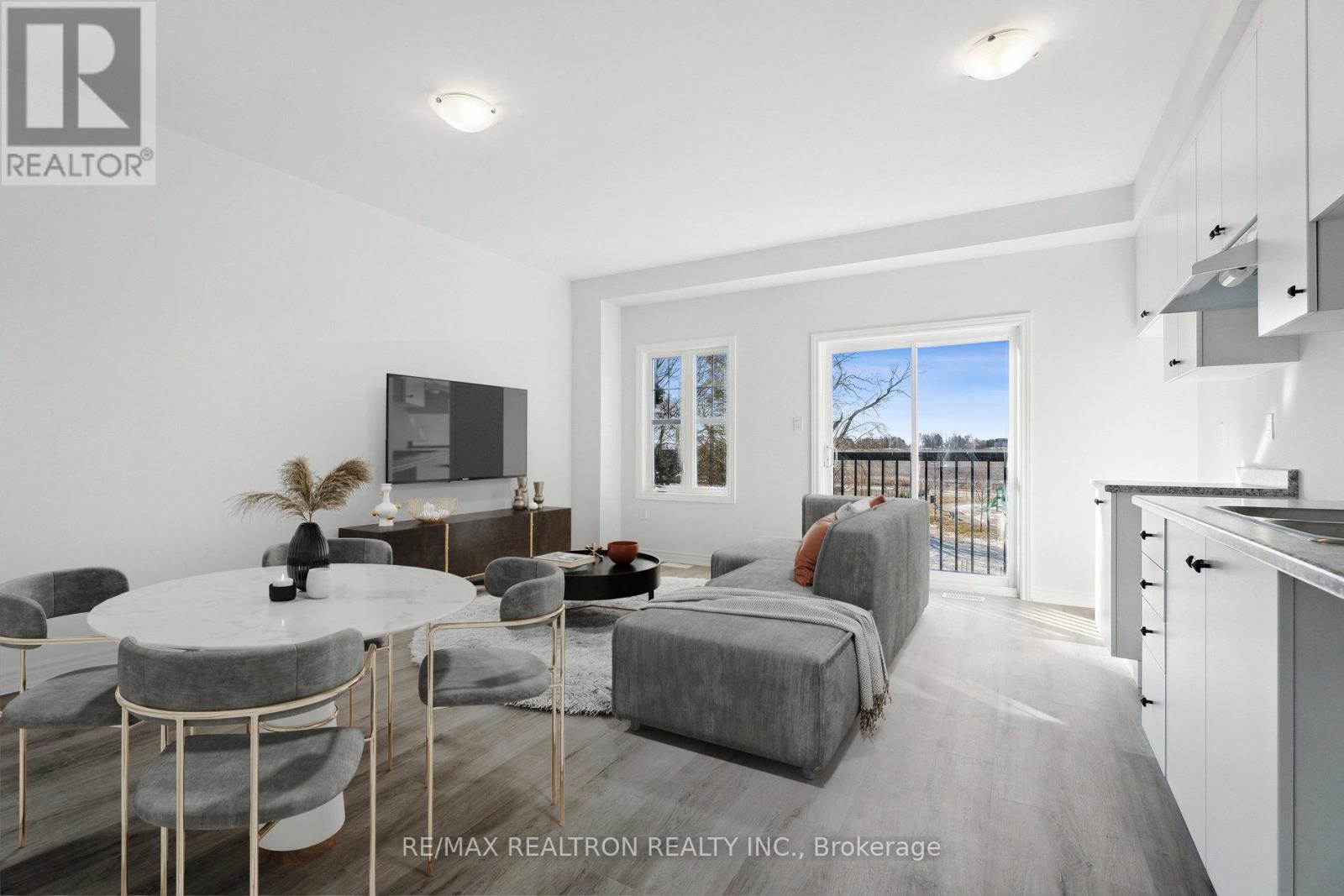 15 Ravenscraig Place, Innisfil, Ontario  L0L 1L0 - Photo 6 - N12730964