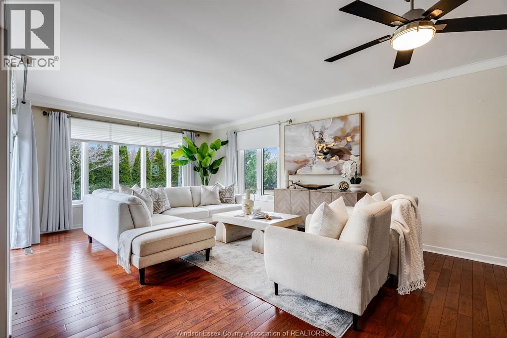 10 Oakwoods Drive, Leamington, Ontario  N8H 4B1 - Photo 4 - 26007087