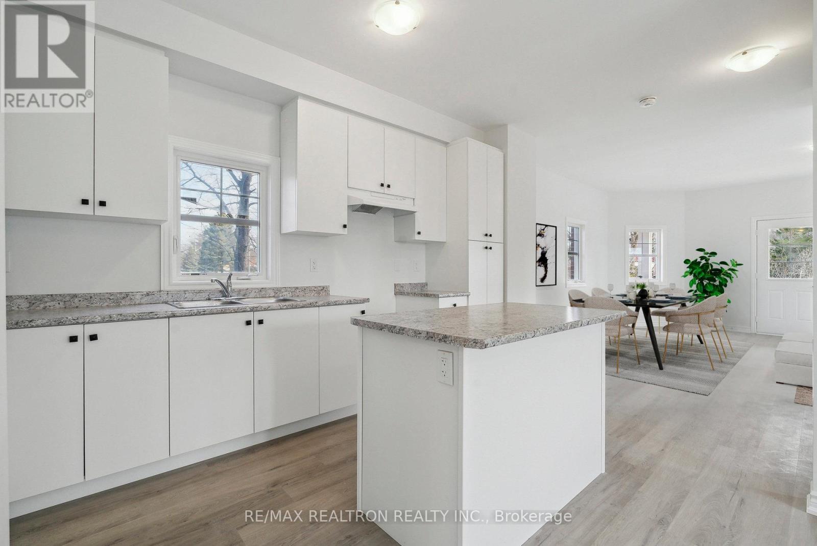 2 Ravenscraig Place, Innisfil, Ontario  L0L 1L0 - Photo 11 - N12799736