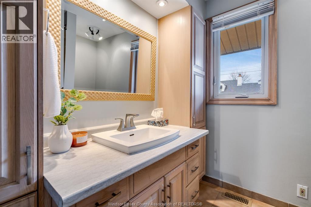 10 Oakwoods Drive, Leamington, Ontario  N8H 4B1 - Photo 32 - 26007087