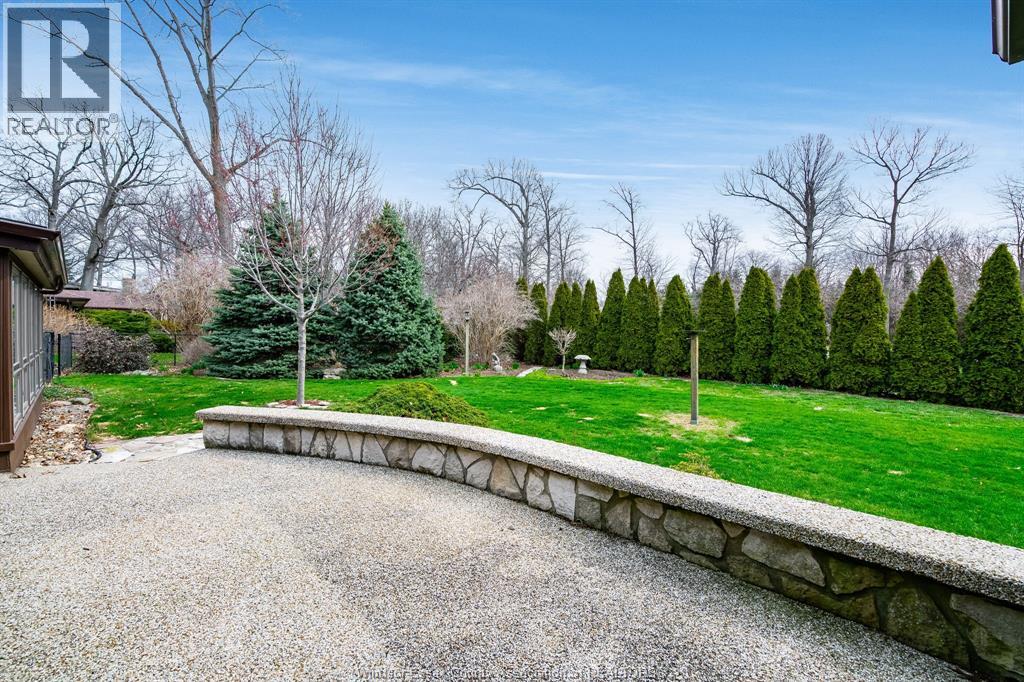 10 Oakwoods Drive, Leamington, Ontario  N8H 4B1 - Photo 40 - 26007087