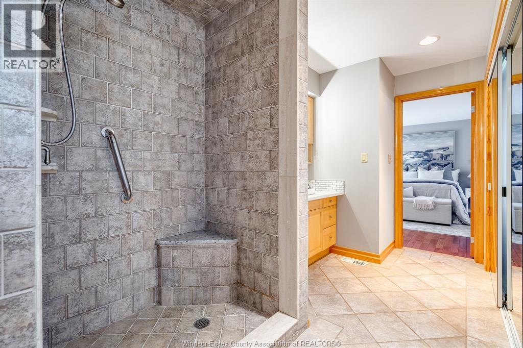 10 Oakwoods Drive, Leamington, Ontario  N8H 4B1 - Photo 23 - 26007087