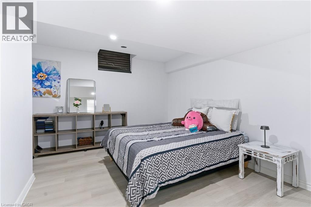 28 Silverwood Avenue, Welland, Ontario  L3C 0C3 - Photo 16 - 40806158