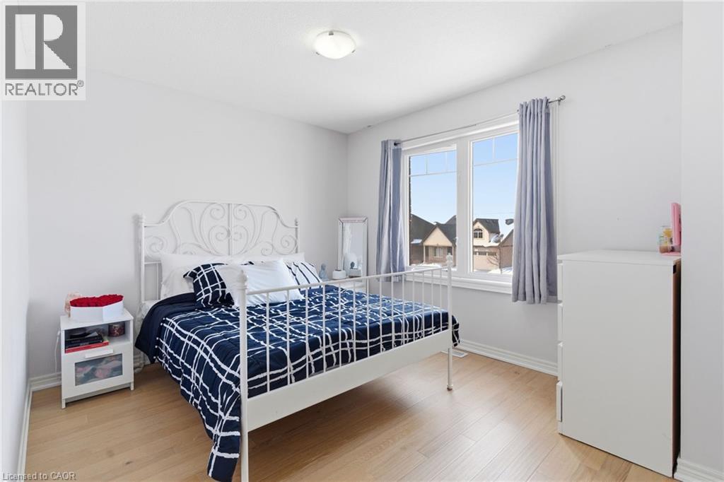 28 Silverwood Avenue, Welland, Ontario  L3C 0C3 - Photo 8 - 40806158