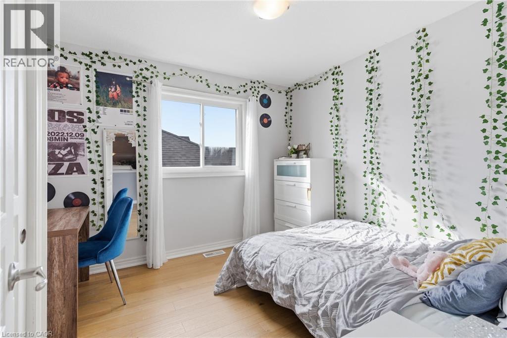 28 Silverwood Avenue, Welland, Ontario  L3C 0C3 - Photo 9 - 40806158