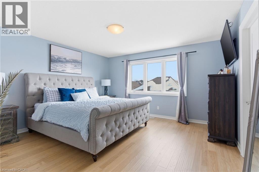 28 Silverwood Avenue, Welland, Ontario  L3C 0C3 - Photo 11 - 40806158