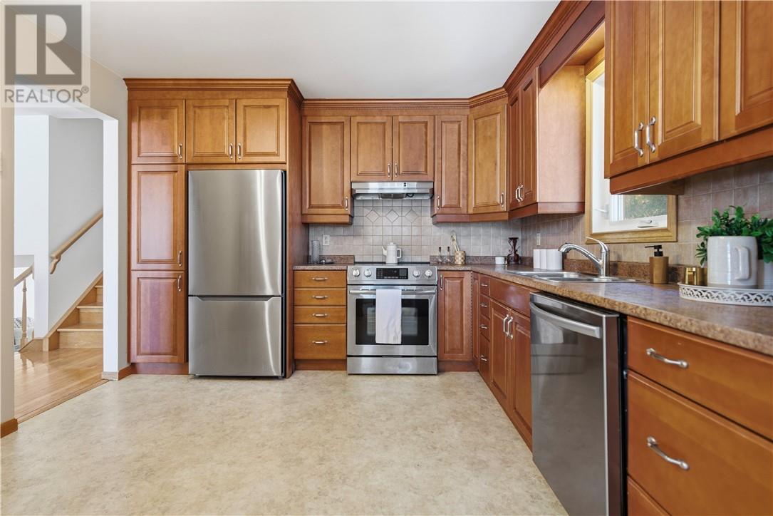 1735 Havenbrook Drive, Sudbury, Ontario  P3A 5C9 - Photo 2 - 2127083