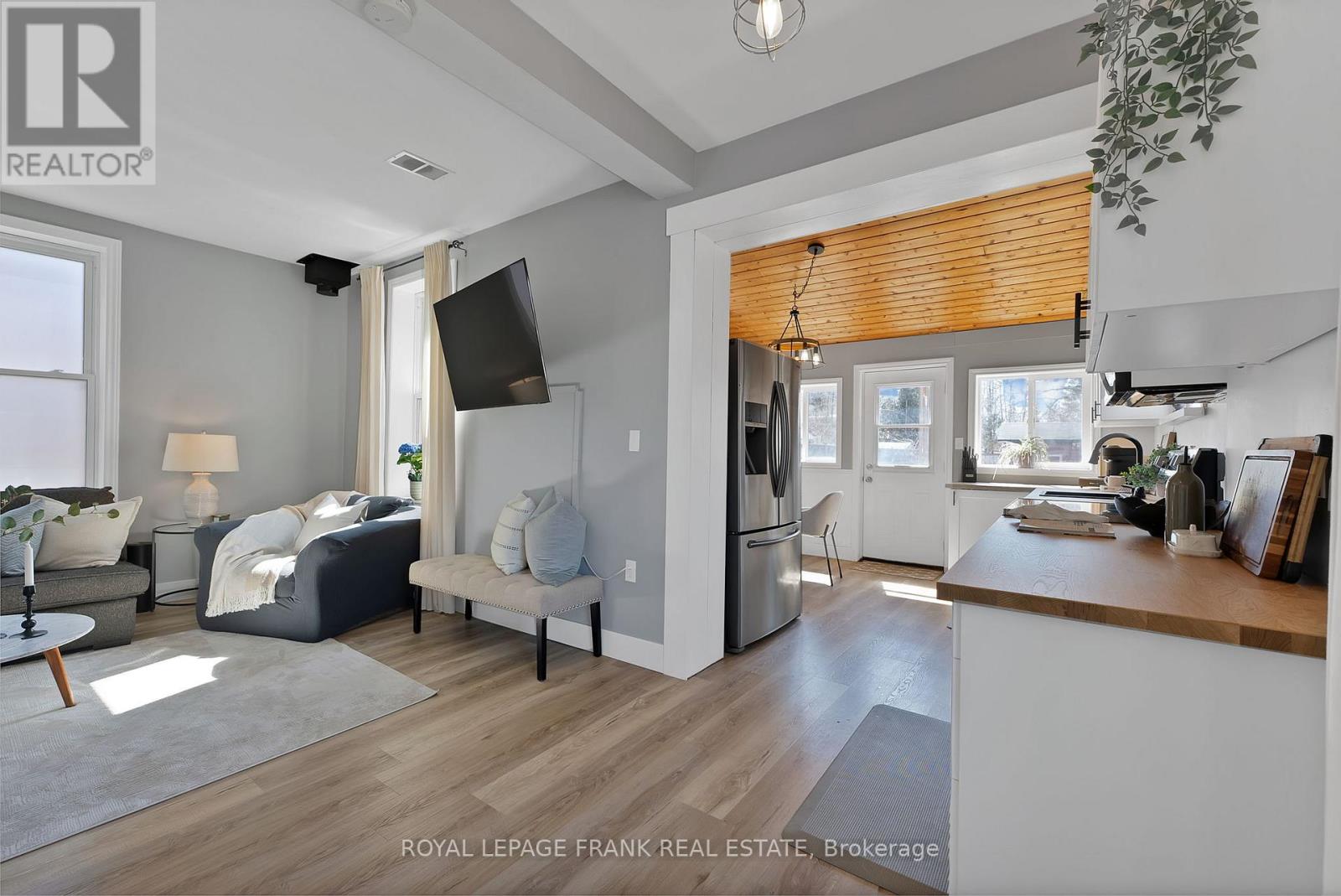 916 Highway 7, Kawartha Lakes, Ontario  K0M 2M0 - Photo 12 - X12981170