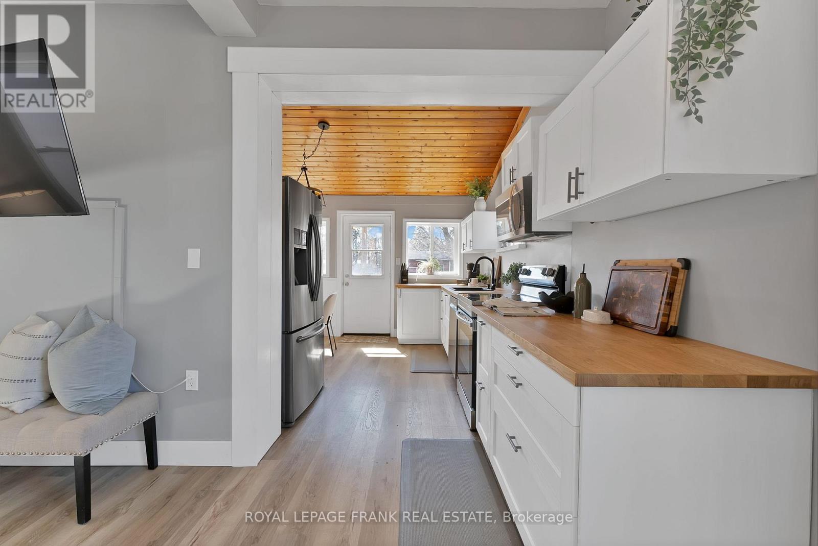 916 Highway 7, Kawartha Lakes, Ontario  K0M 2M0 - Photo 13 - X12981170