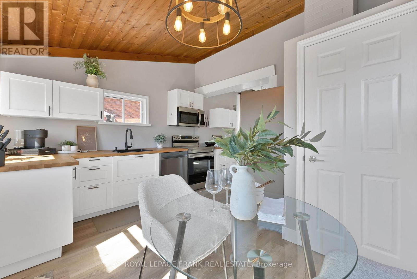 916 Highway 7, Kawartha Lakes, Ontario  K0M 2M0 - Photo 14 - X12981170