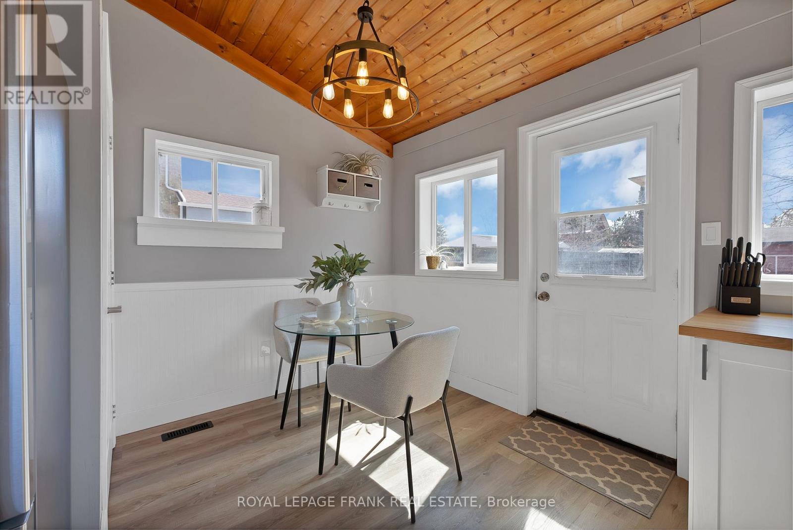 916 Highway 7, Kawartha Lakes, Ontario  K0M 2M0 - Photo 17 - X12981170