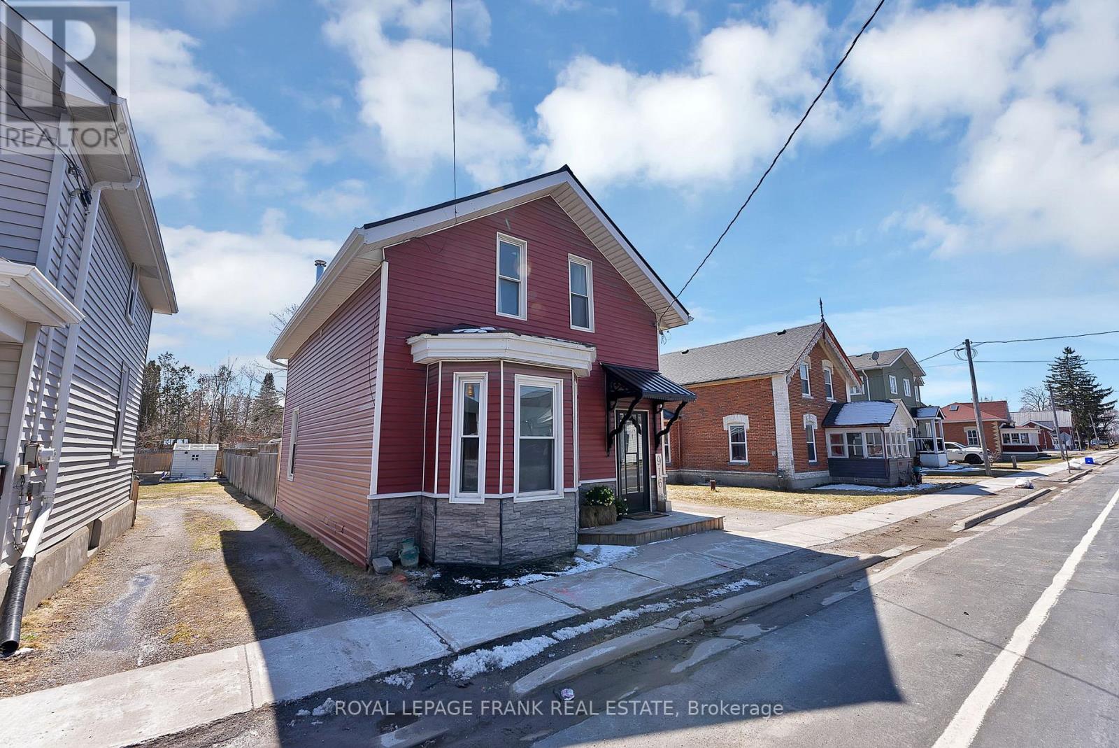 916 Highway 7, Kawartha Lakes, Ontario  K0M 2M0 - Photo 2 - X12981170