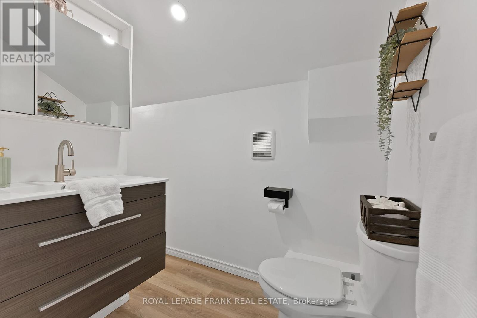 916 Highway 7, Kawartha Lakes, Ontario  K0M 2M0 - Photo 27 - X12981170