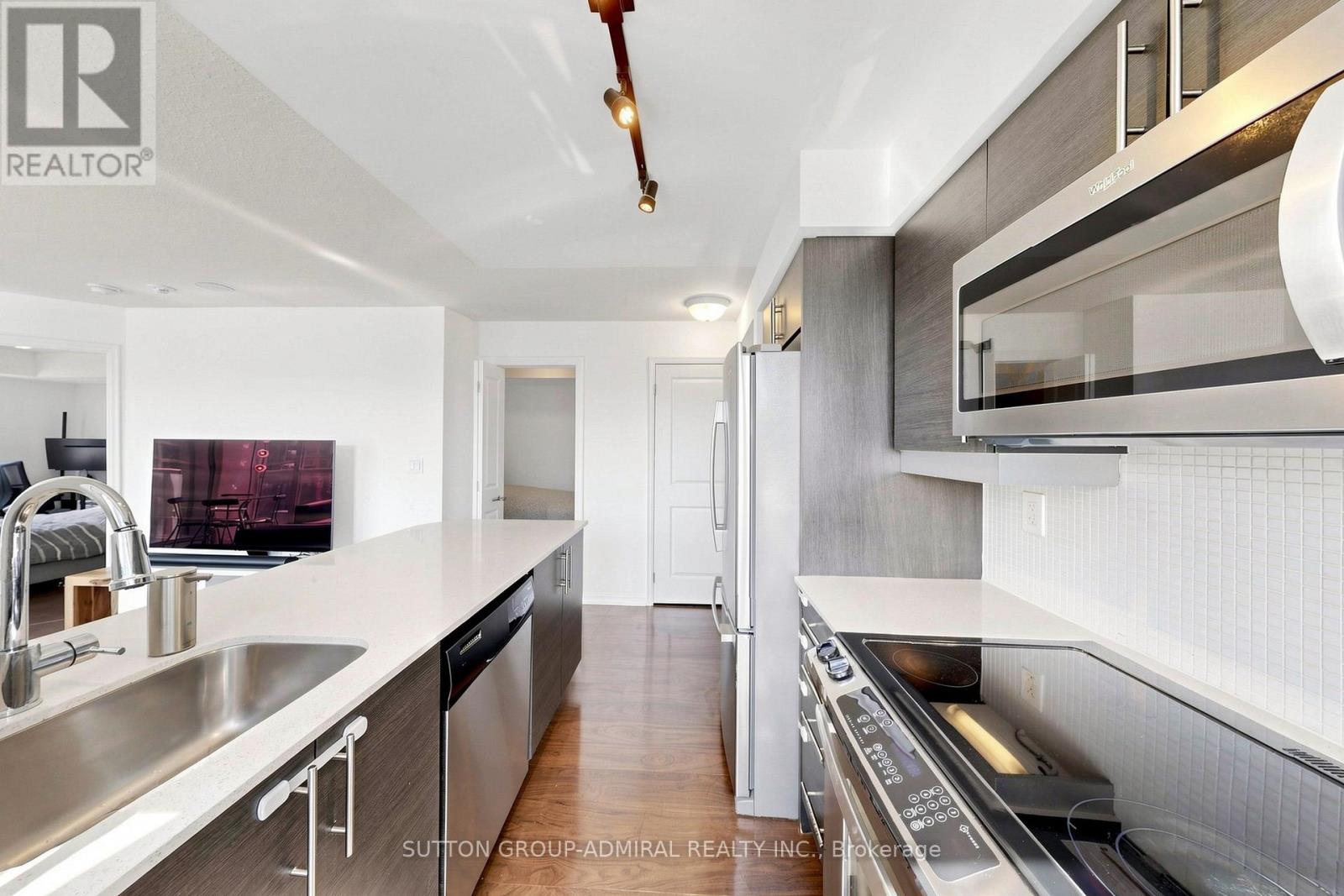 #710 - 125 Western Battery Road, Toronto, Ontario M6K 3R8 - Photo 8 - C12981250