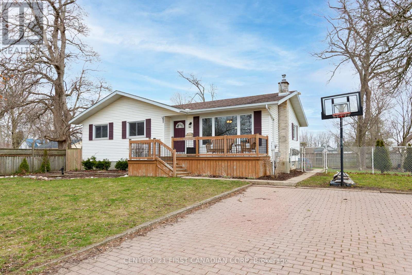 9526 Currie Road, Dutton/dunwich, Ontario  N0L 2M0 - Photo 2 - X12981280