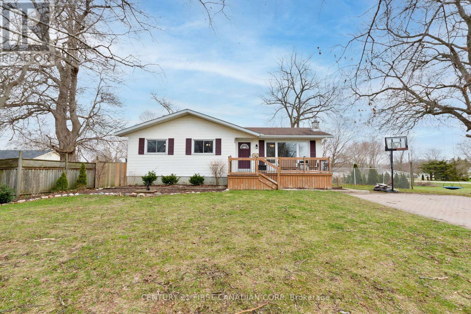 9526 Currie Road, Dutton/dunwich, Ontario  N0L 2M0 - Photo 3 - X12981280