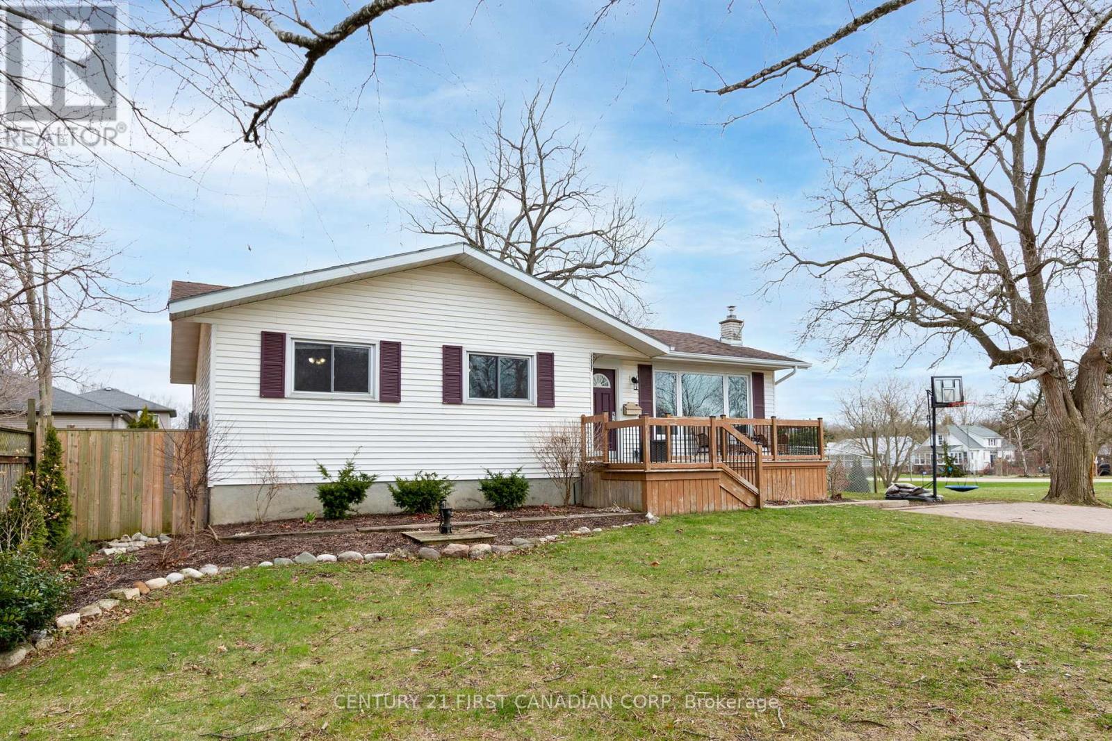 9526 Currie Road, Dutton/dunwich, Ontario  N0L 2M0 - Photo 4 - X12981280