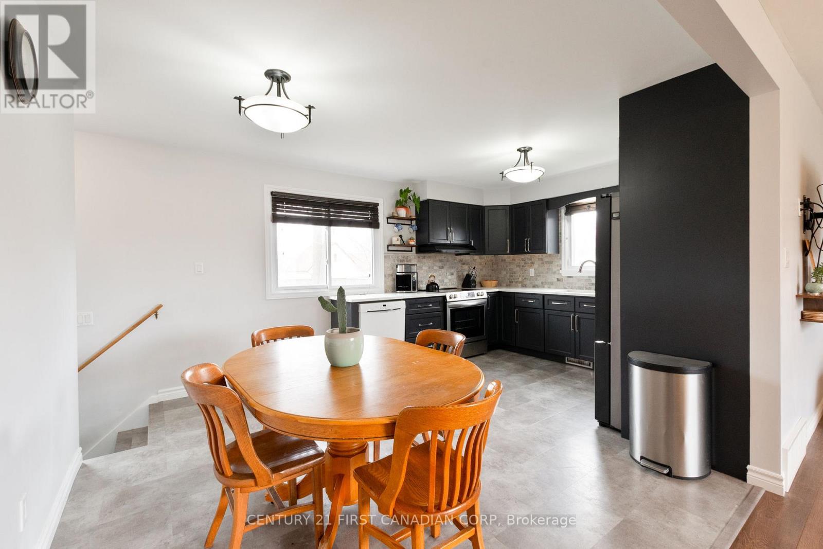 9526 Currie Road, Dutton/dunwich, Ontario  N0L 2M0 - Photo 9 - X12981280