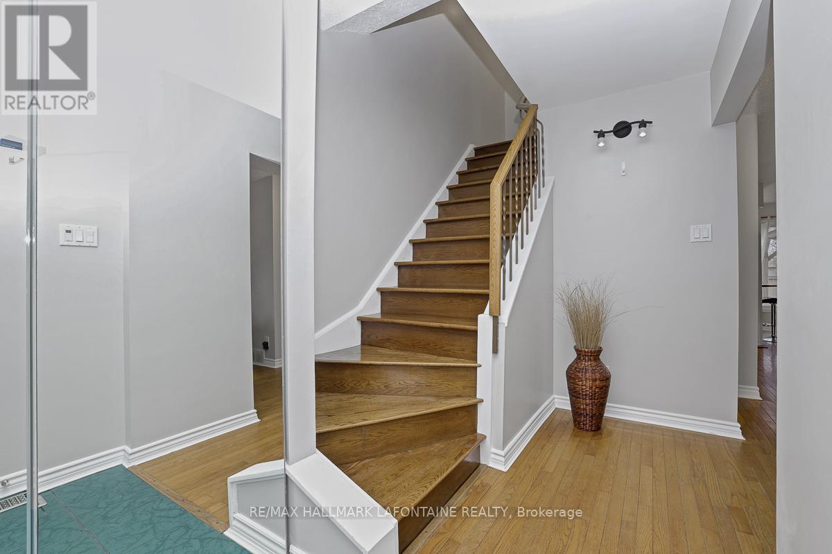 553 Apollo Way, Ottawa, Ontario  K4A 1V1 - Photo 3 - X12981184