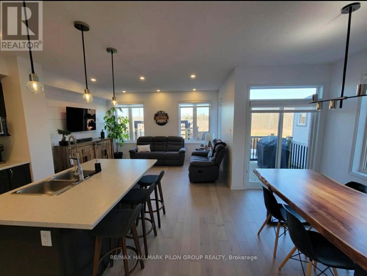 38 Riddell Street, Carleton Place, Ontario  K7C 0J4 - Photo 3 - X12981292