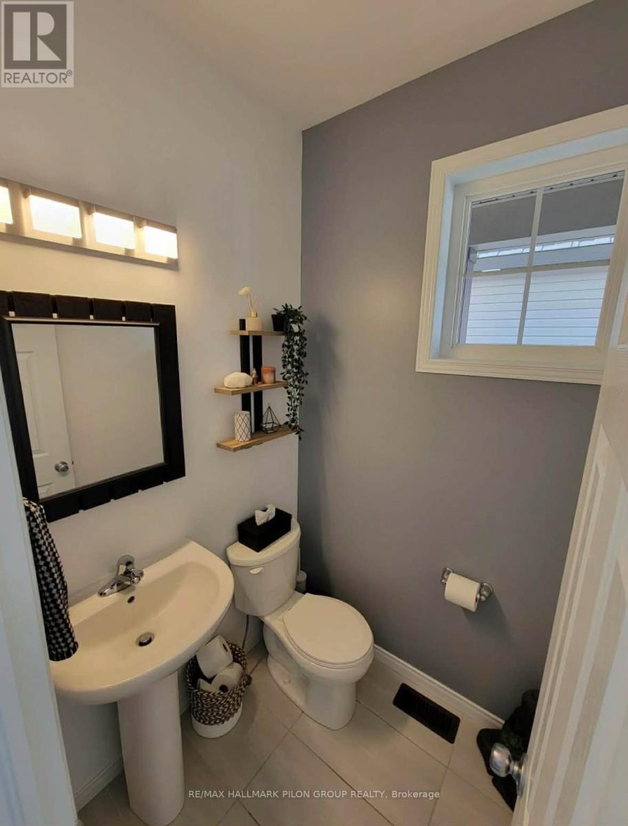 38 Riddell Street, Carleton Place, Ontario  K7C 0J4 - Photo 6 - X12981292