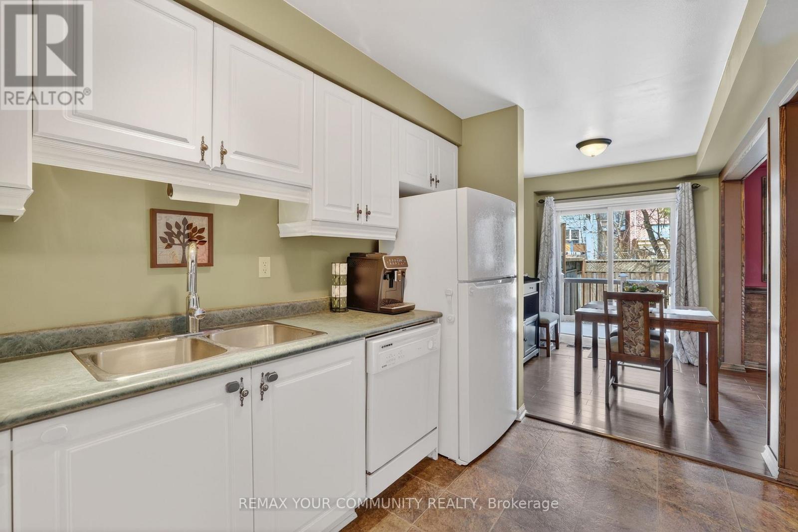 70 Natale Court, Bradford West Gwillimbury, Ontario  L3Z 3B1 - Photo 15 - N12981180