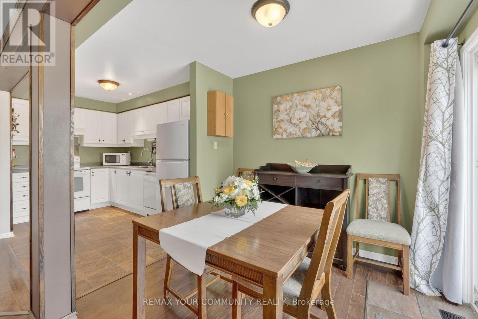 70 Natale Court, Bradford West Gwillimbury, Ontario  L3Z 3B1 - Photo 21 - N12981180