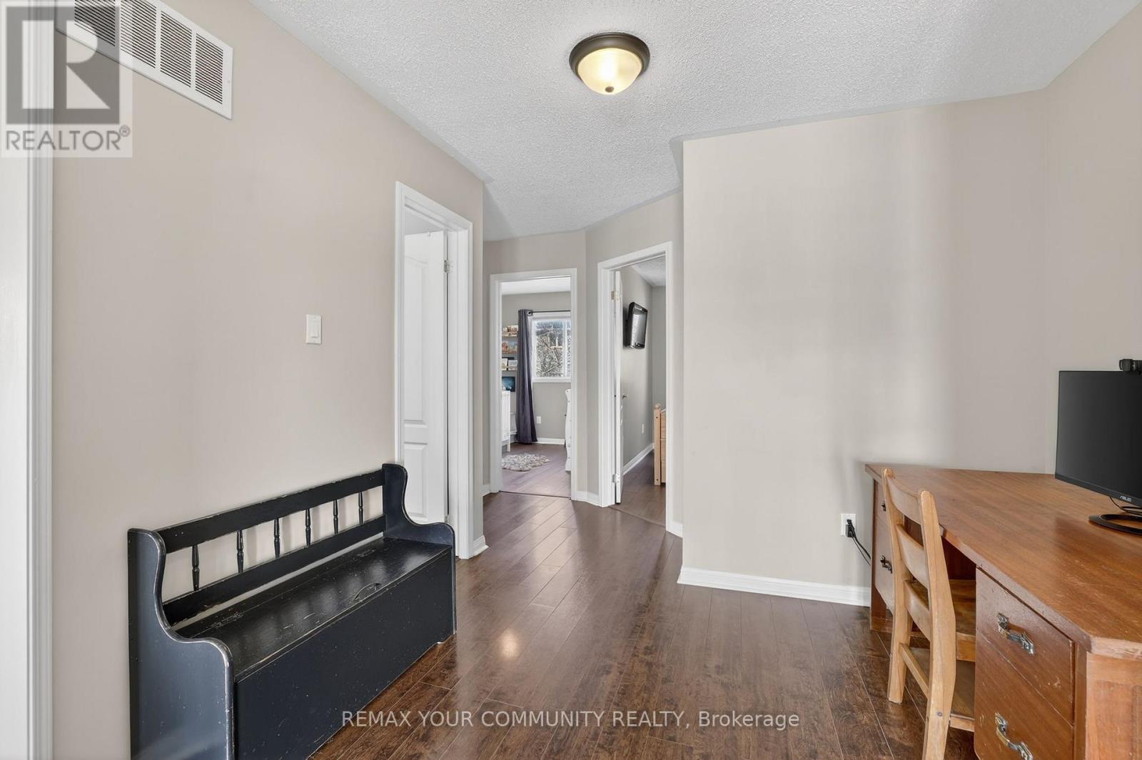 70 Natale Court, Bradford West Gwillimbury, Ontario  L3Z 3B1 - Photo 25 - N12981180